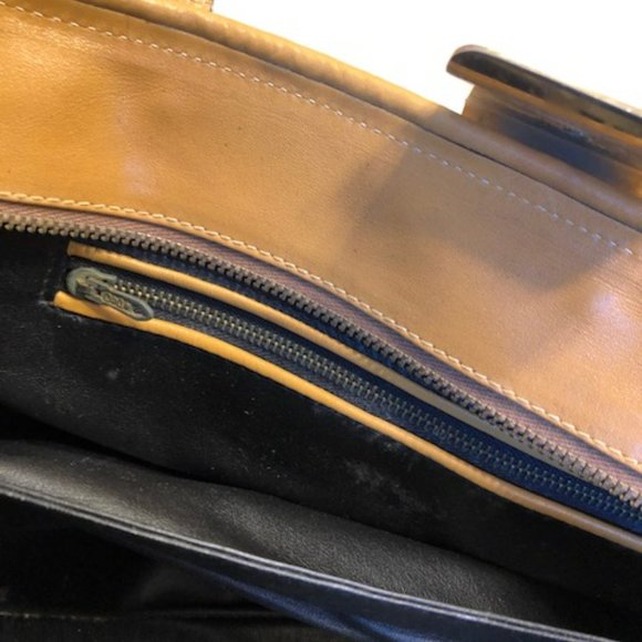 Due Torri Italian Yellow Leather Vintage Hand Bag - Picture 10 of 10